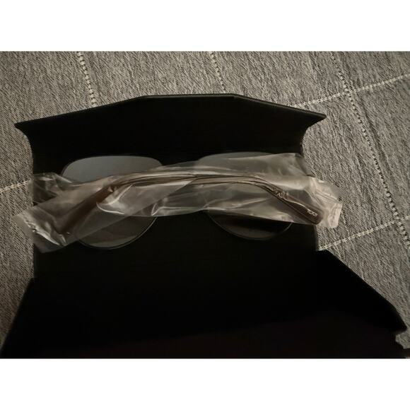 NEW Tumi Sunglasses Mens Black Aviator Made in Japan 59mm Case Cleaning Cloth - Picture 8 of 13